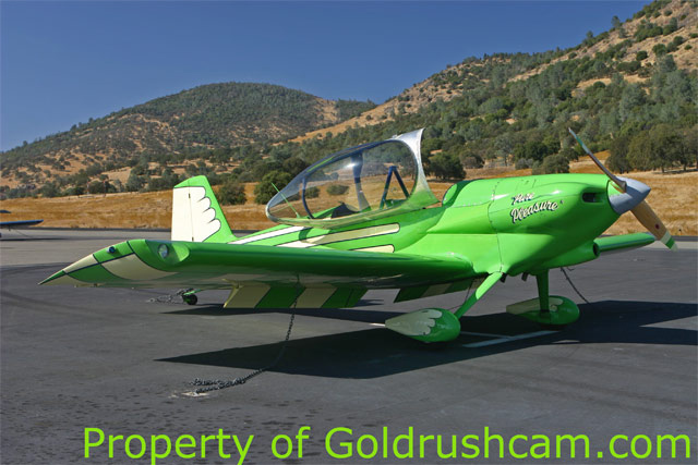 mariposa-airport-plane-at-fly-in-2007