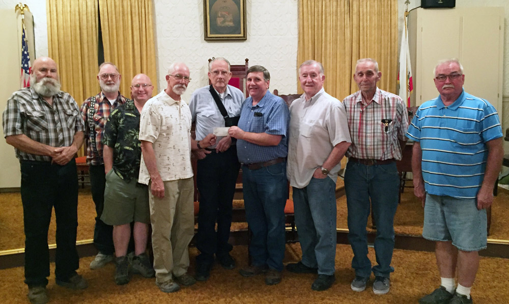 Odd Fellows donate