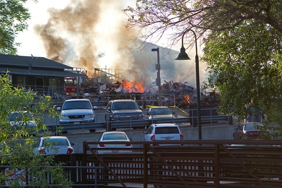 mariposa pizza factory fire 2