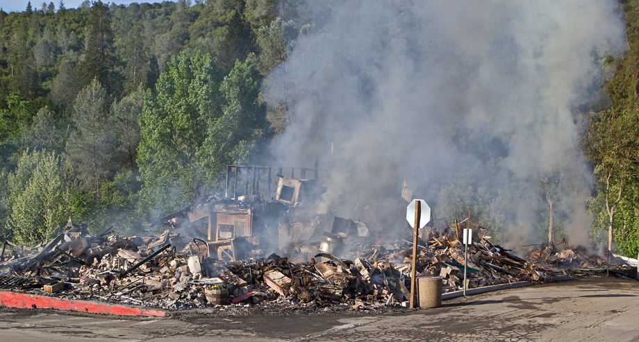 mariposa pizza factory fire 8