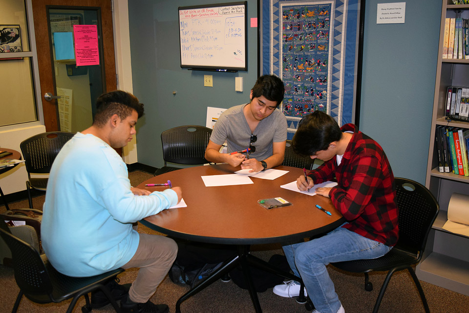 merced college debate team 002