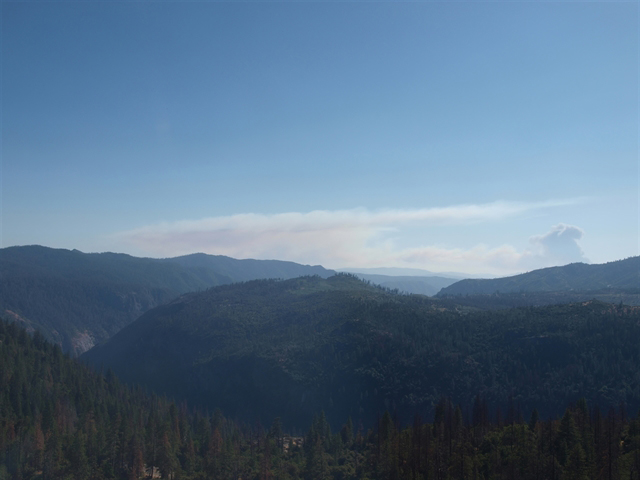 smoke plume detwiller fire in mariposa conty july 16 2017 credit