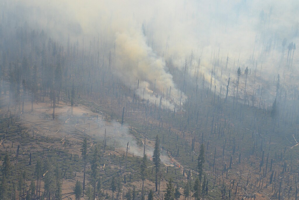 Empire fire yosemite national park10192017