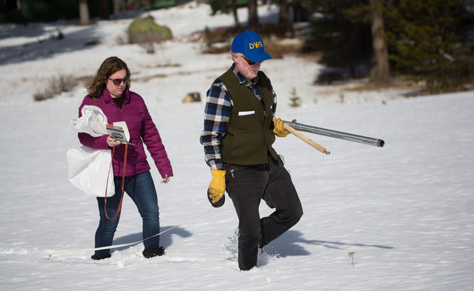 california snowpack measurement february 1 2018 credit dwr dale kolke 2