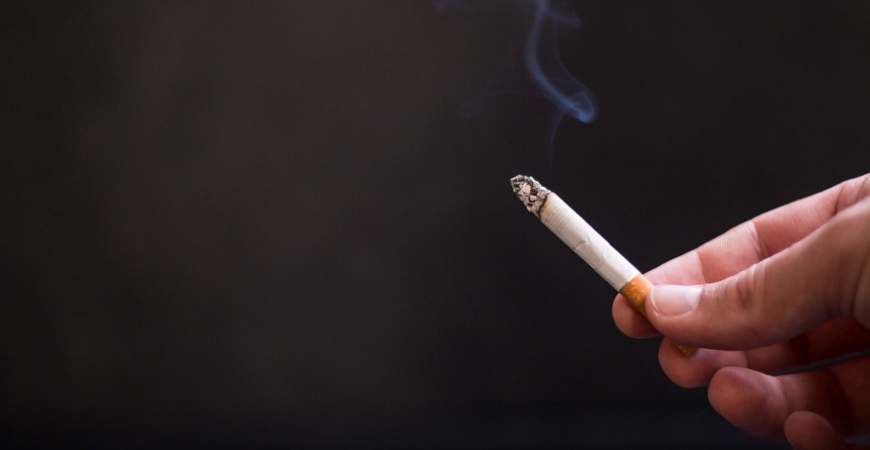 cigarette 2410715 1920