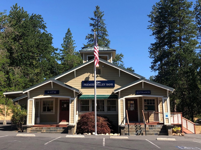 Premier Valley Bank Groveland