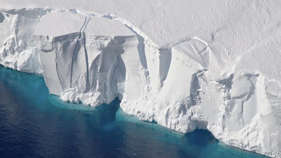 antarctic calving cropped.width 1320