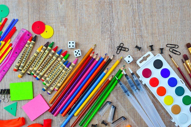 school 3593263 640 supplies