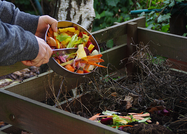 GardeningCompost600