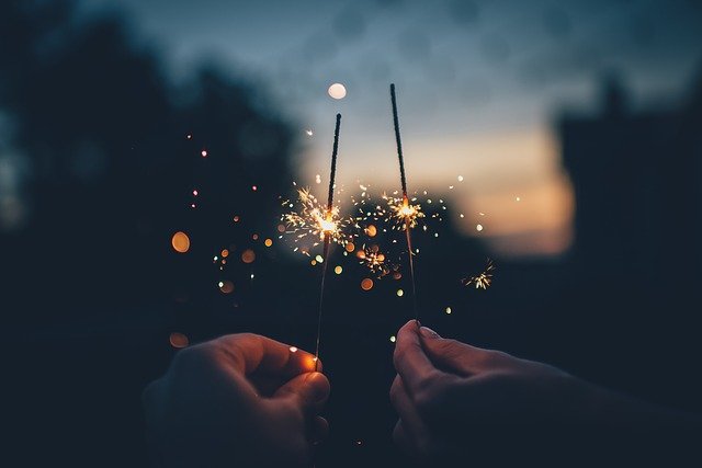 fireworks dark 1845065 640