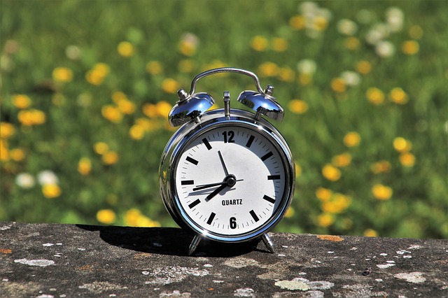 daylight saving time g747cd2623 640