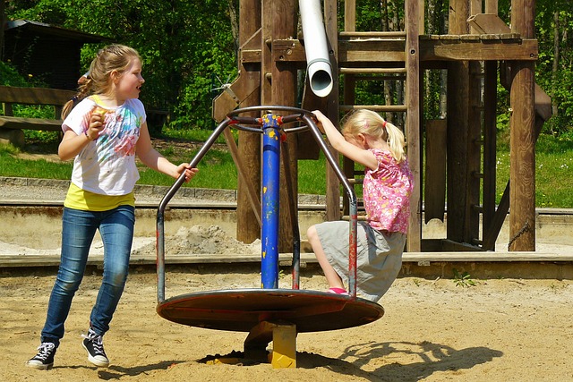 children playing gab11e6cd6 640