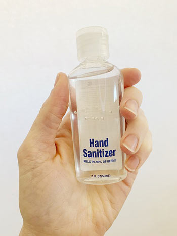hand sanitizer 5198403 640