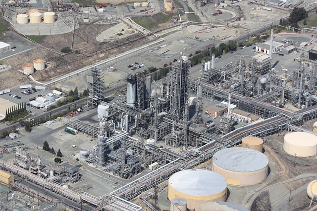 refinery ga297239cb 640