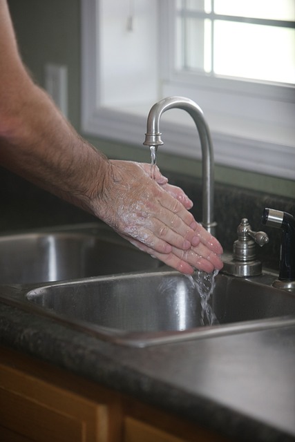 wash hands 4919935 640
