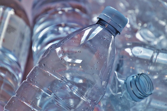 plastic bottle 5128607 640