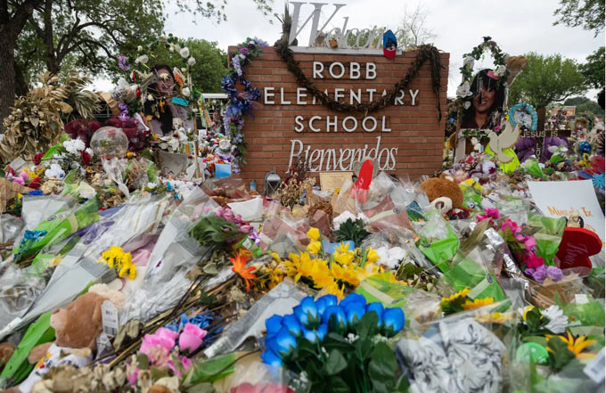 ProPublica815 2022 Robb Elementary School shooting Credit Evan LRoy for The Texas Tribune