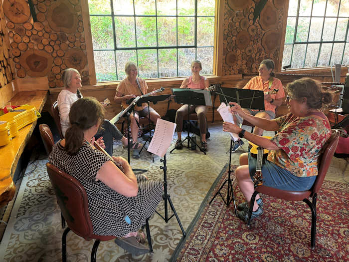 MCAC Ukulele Class