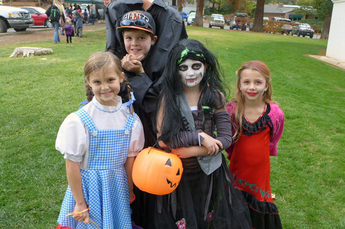 halloween 2025 Candy Photo mariposa sierra sun times