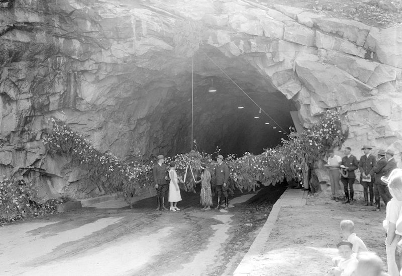 NPS Yosemite tunnel view 3