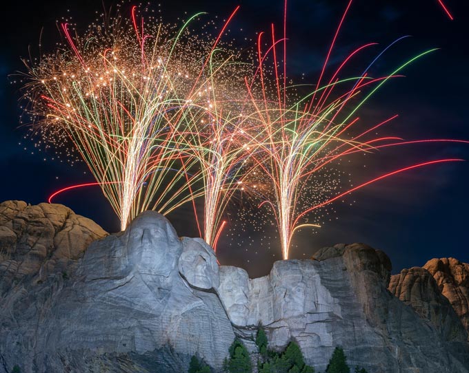 mount rushmore fireworks