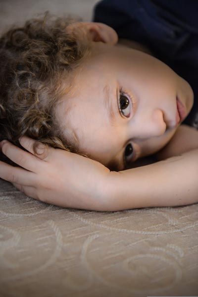 sad child vassia sarri boy 744486