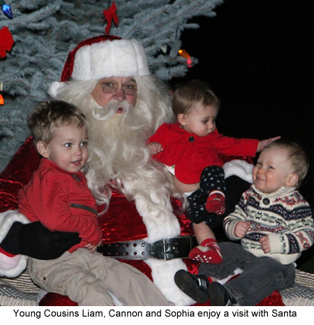 Family-with-Santa-smile